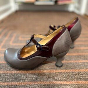John Fluevog Bellevue Laura Evans / Grey & Burgundy
